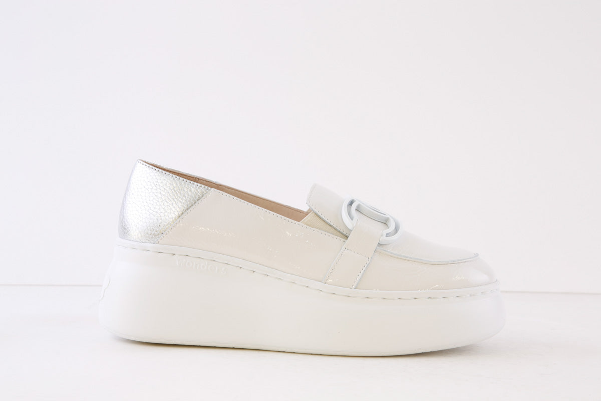 WONDERS - A-2652 LOW WEDGE SLIP-ON SHOE - WHITE PATENT