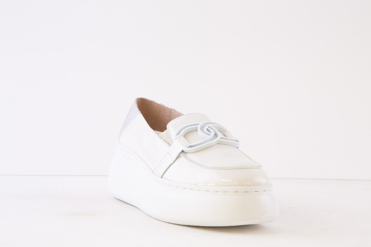 WONDERS - A-2652 LOW WEDGE SLIP-ON SHOE - WHITE PATENT