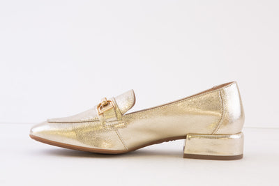 WONDERS - C-5030 SLIP-ON LOAFER - GOLD LEATHER WITH CHAIN DETAIL