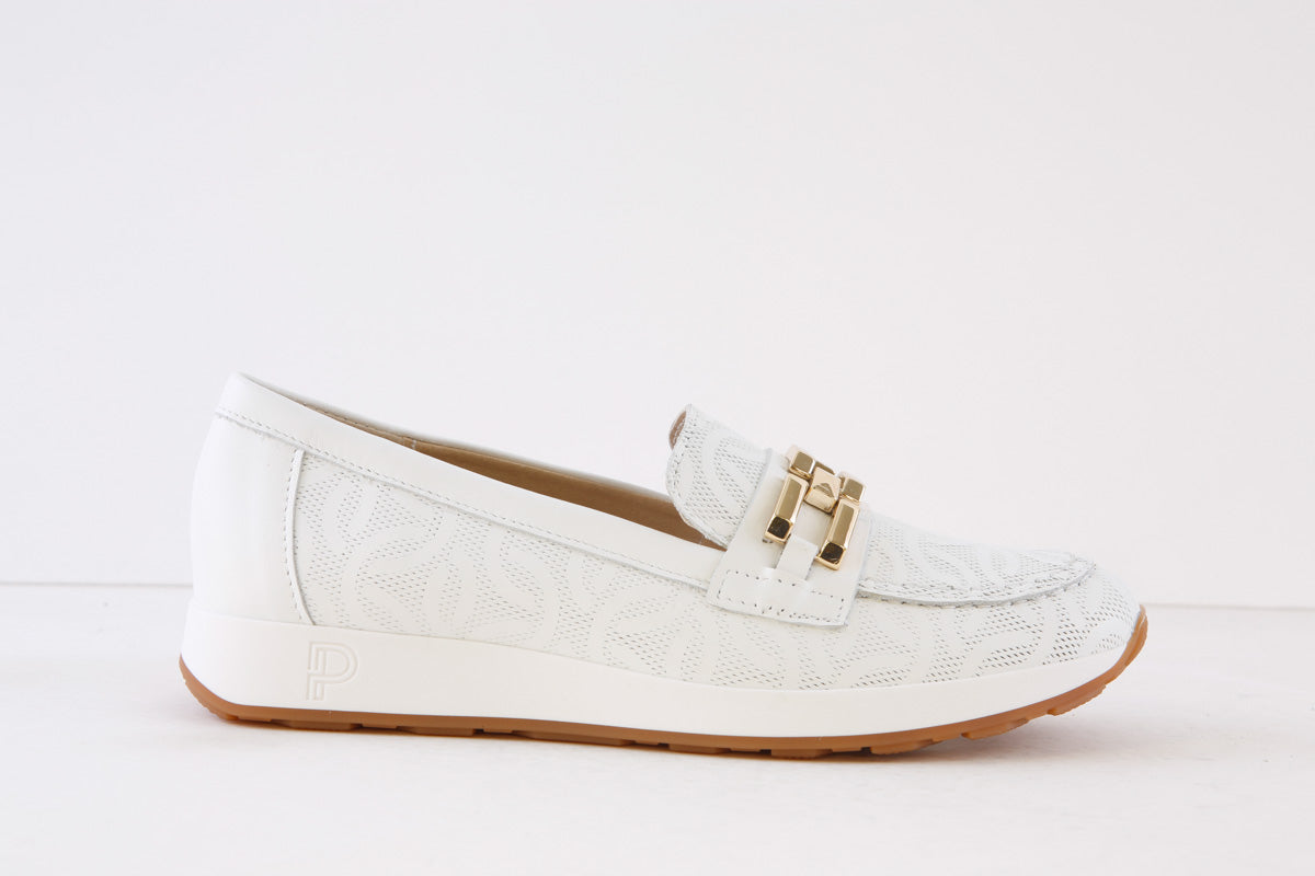 PITILLOS - 5670 FASHION LOAFER WITH CHAIN DETAIL - WHITE PRINT