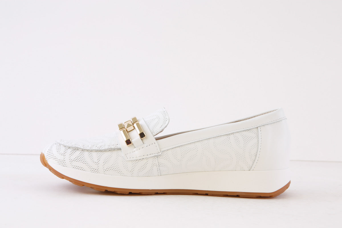 PITILLOS - 5670 FASHION LOAFER WITH CHAIN DETAIL - WHITE PRINT