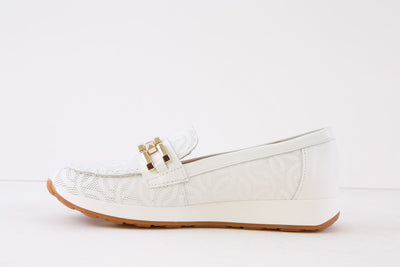 PITILLOS - 5670 FASHION LOAFER WITH CHAIN DETAIL - WHITE PRINT