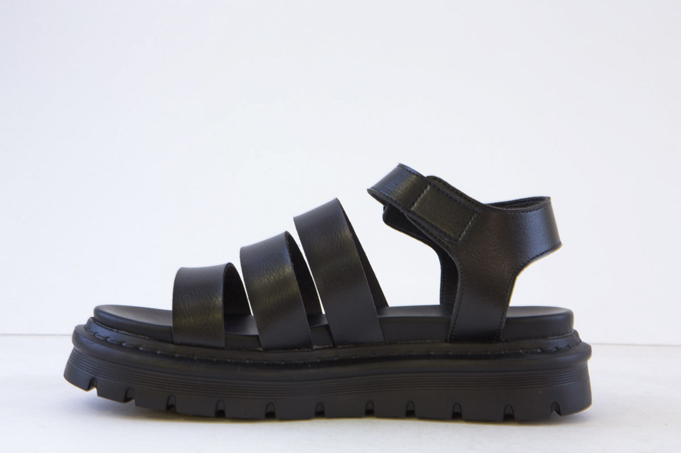 HEAVENLY FEET - SAFFRON PLATFORM SANDAL - BLACK