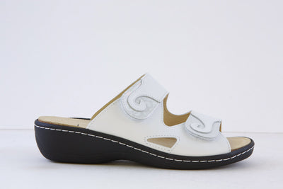 BELVIDA - 42.463  FLAT DOUBLE VELCRO MULE - WHITE