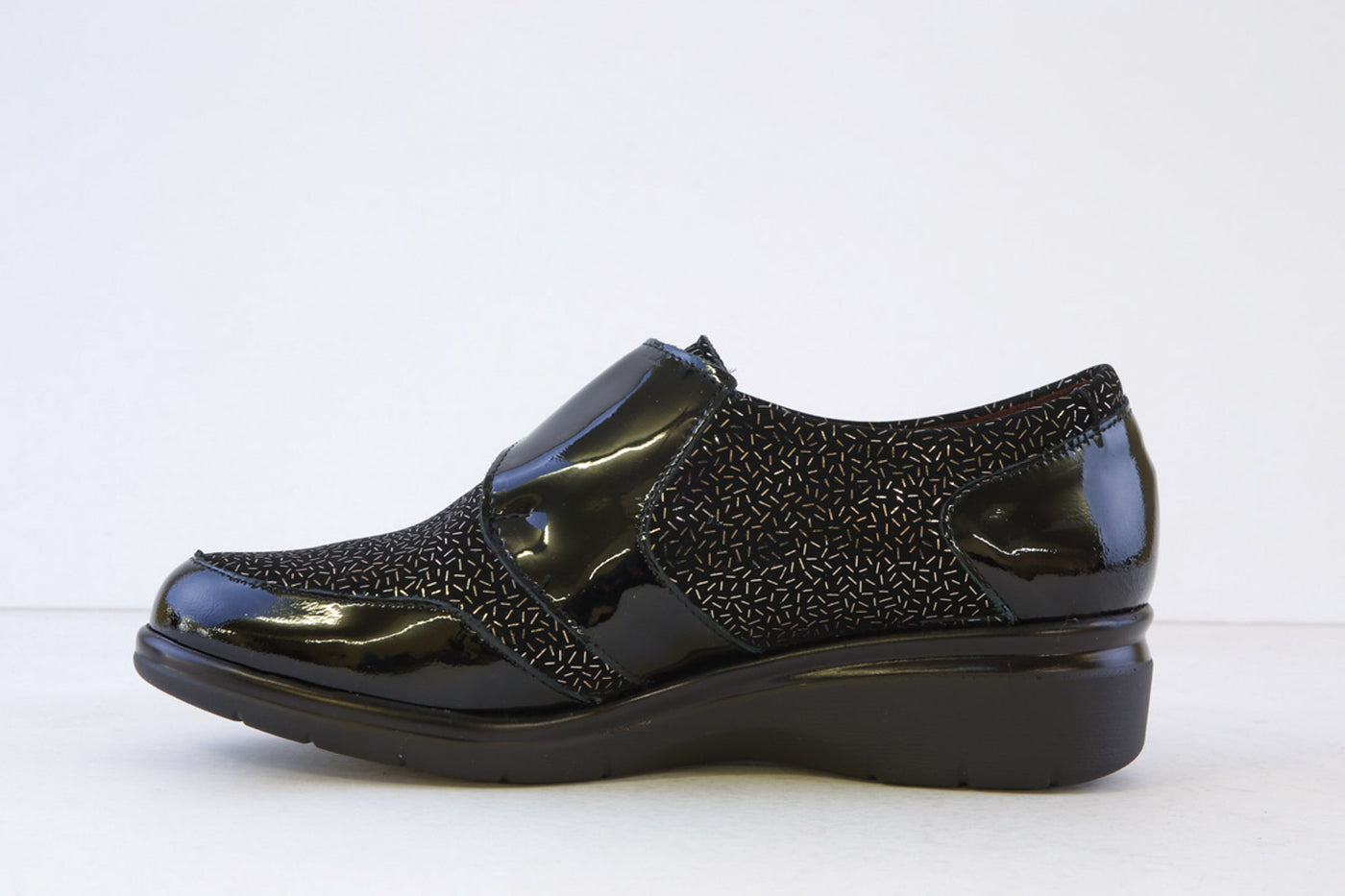 PITILLOS - 10021 LOW WEDGE VELCRO SHOE - BLACK PATENT