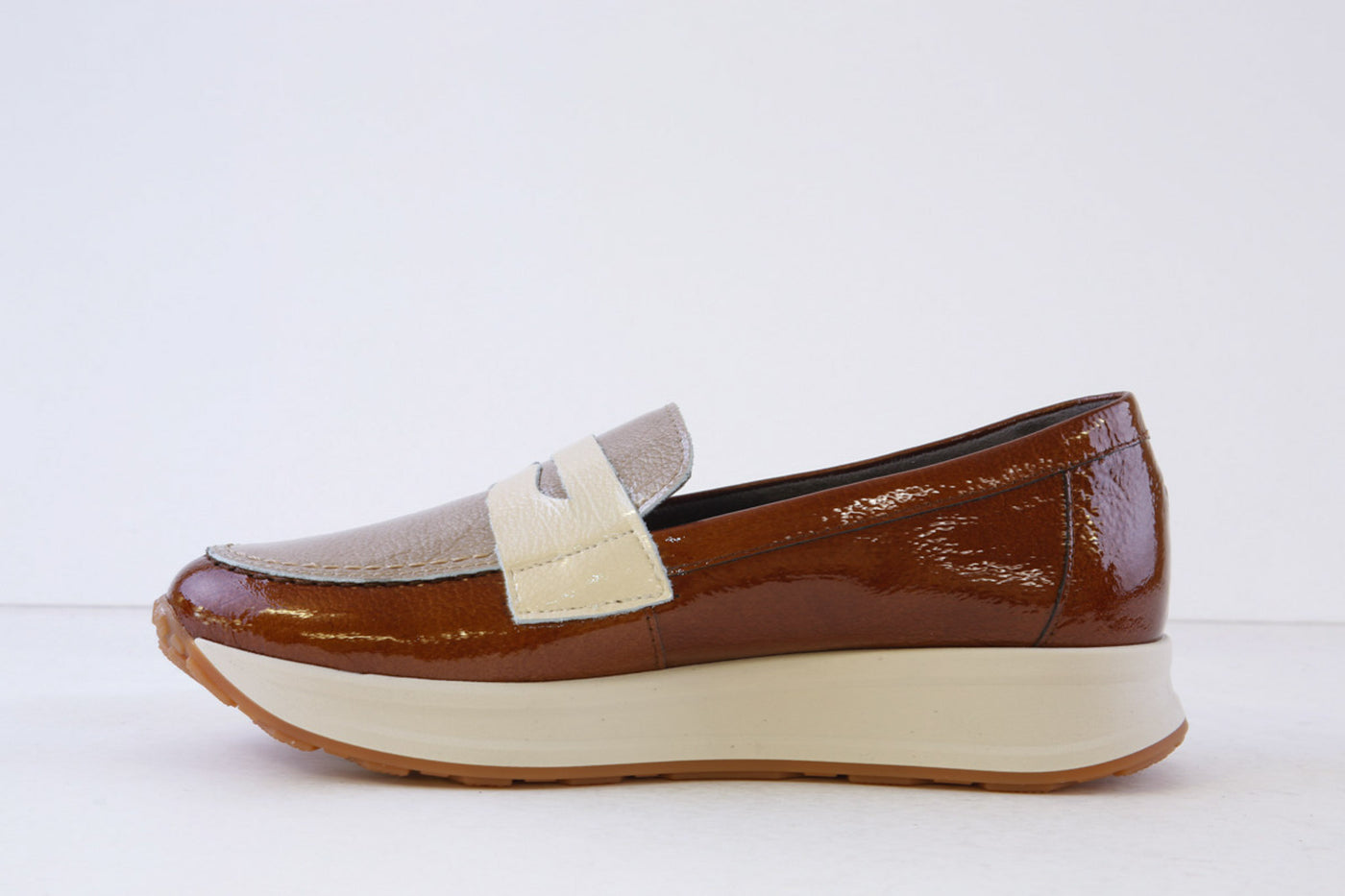 PITILLOS - 10202 SLIP-ON SHOE - TAN PATENT COMBI