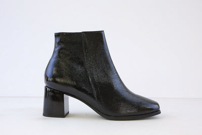 PITILLOS - 10136 MEDIUM BLOCK HEEL ANKLE BOOT - BLACK PATENT