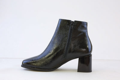 PITILLOS - 10136 MEDIUM BLOCK HEEL ANKLE BOOT - BLACK PATENT