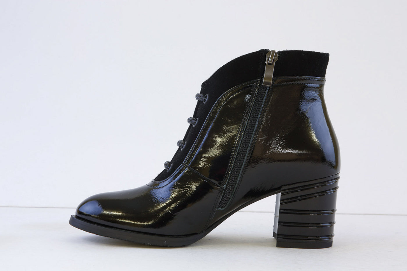 BIOECO - 7773/1974 MEDIUM HEEL ANKLE BOOT - BLACK PATENT