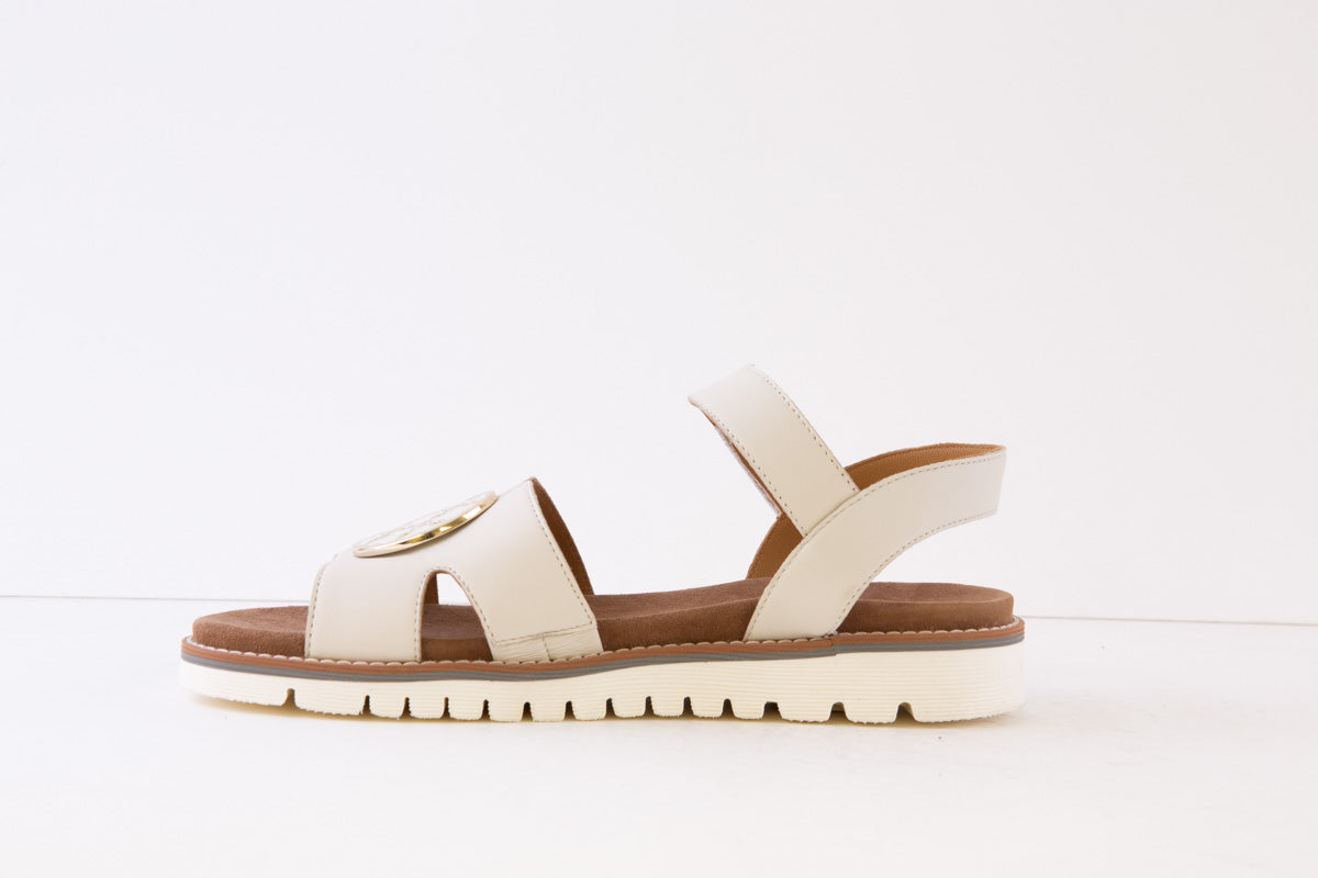 ARA - 28113-09 FLAT VELCRO STRAP SANDAL - CREAM