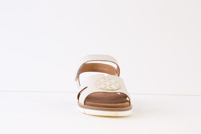 ARA - 28113-09 FLAT VELCRO STRAP SANDAL - CREAM