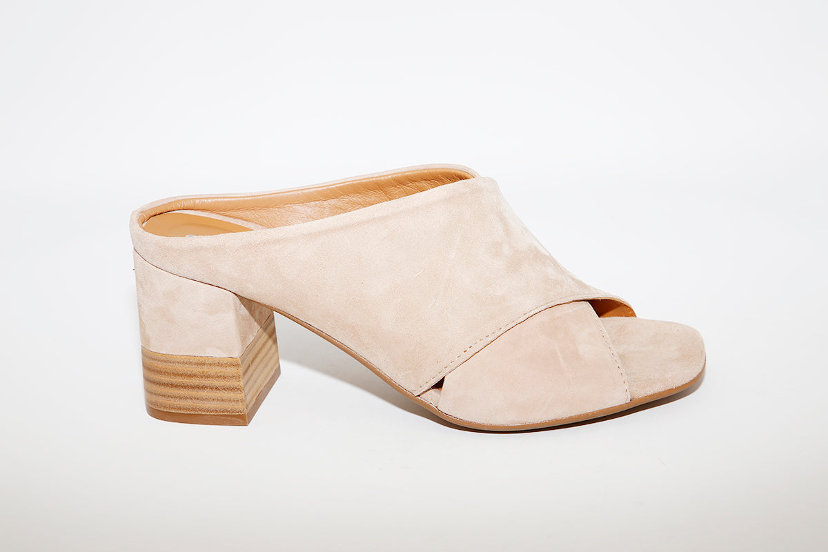 ALPE - 4679 Block Heel Beige Mule