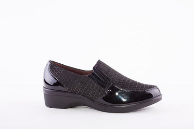 PITILLOS - 1010 LOW WEDGE SLIP-ON COMFORT SHOE - BLACK PATENT MIX