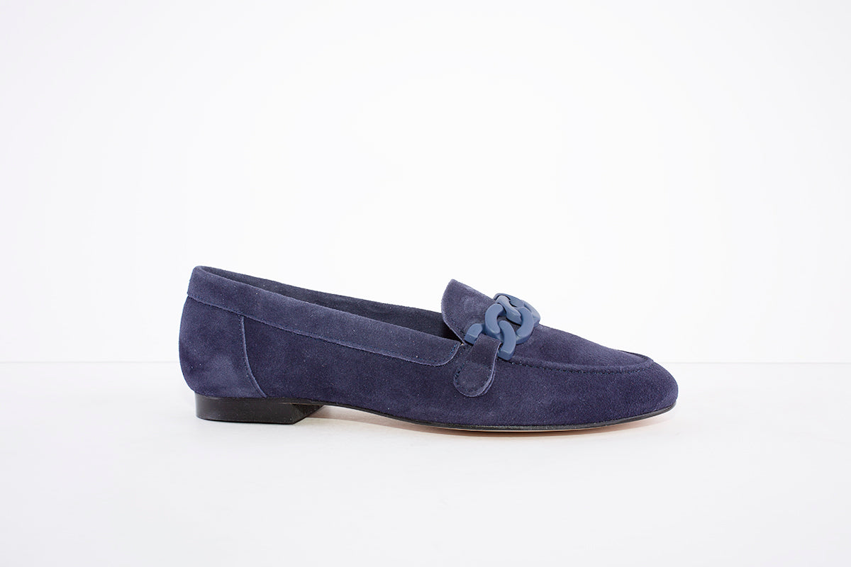 MARIA JAEN - 4015 FASHION LOAFER WITH CHAIN DETAIL - BLUE SUEDE