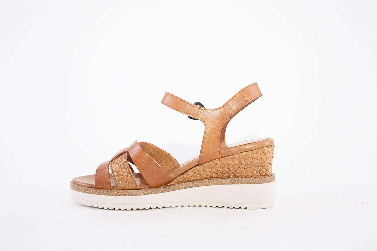 TAMARIS - 28243-305 MEDIUM WEDGE SANDAL - TAN