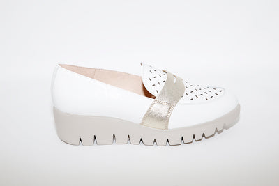 WONDERS - 33208 LOW WEDGE SLIP-ON SHOE - WHITE/GOLD