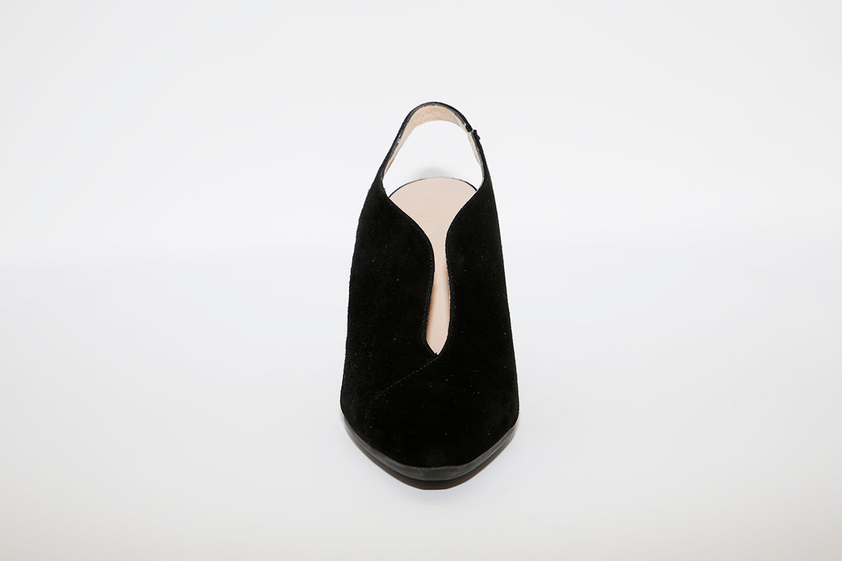 WONDERS - M-4224 V CUT COURT SHOE - BLACK